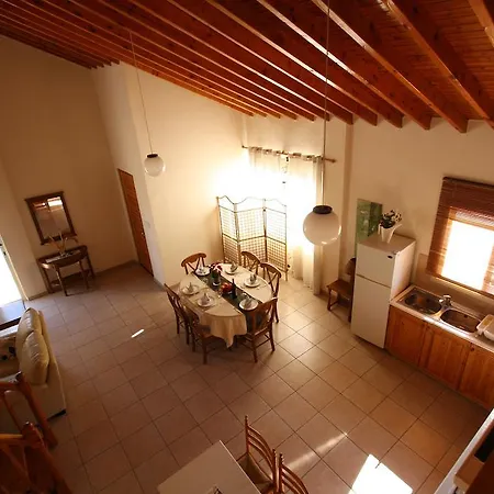 Hilltop * Pissouri